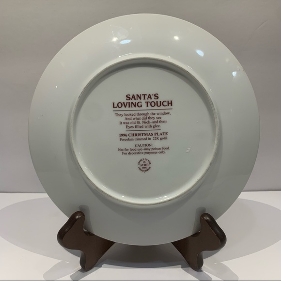 Avon Christmas Plate 8.25” 1996 Santa's Loving Touch. - Picture 3 of 5